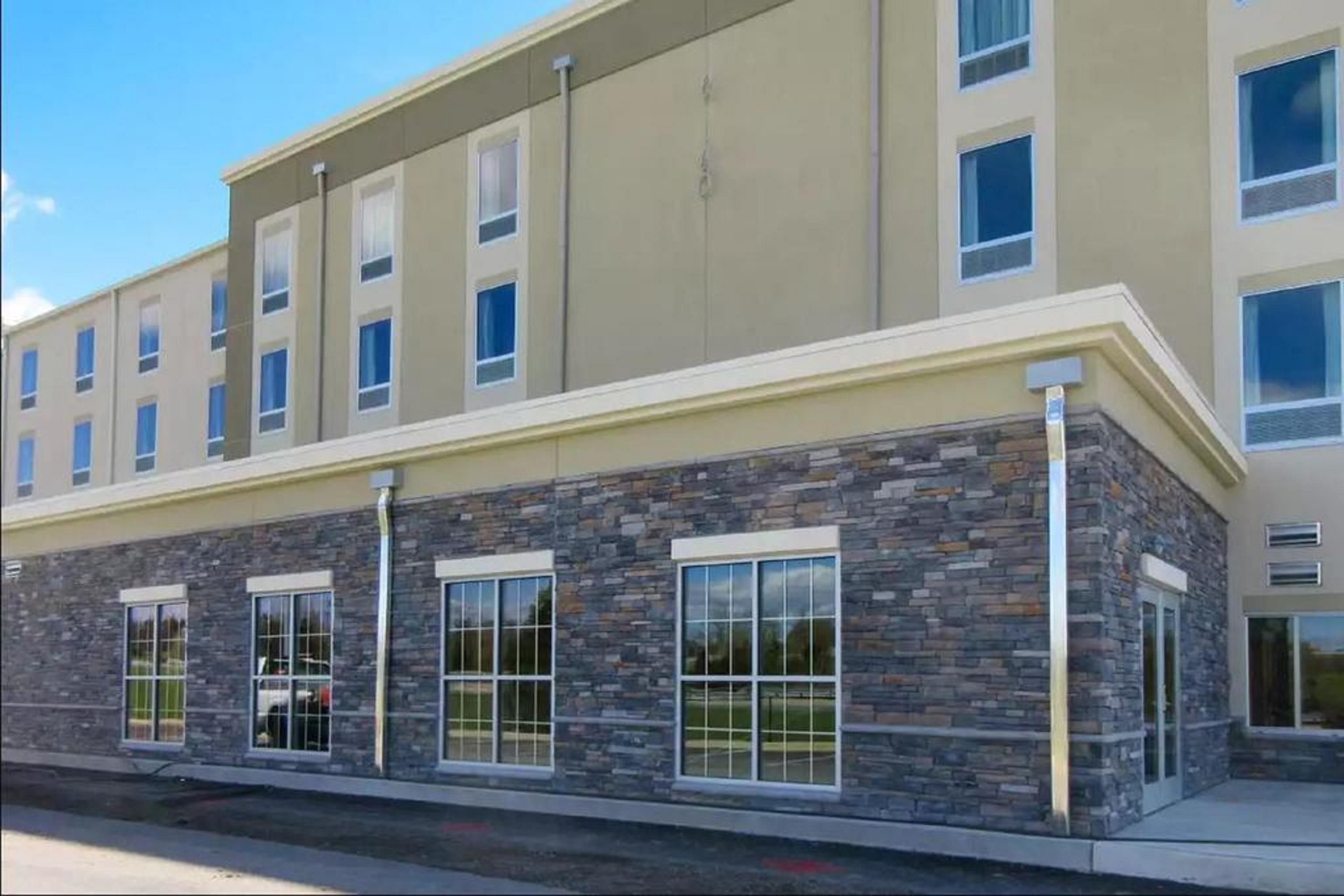 Comfort Inn & Suites - Harrisburg Airport - Hershey South Middletown  Exterior photo