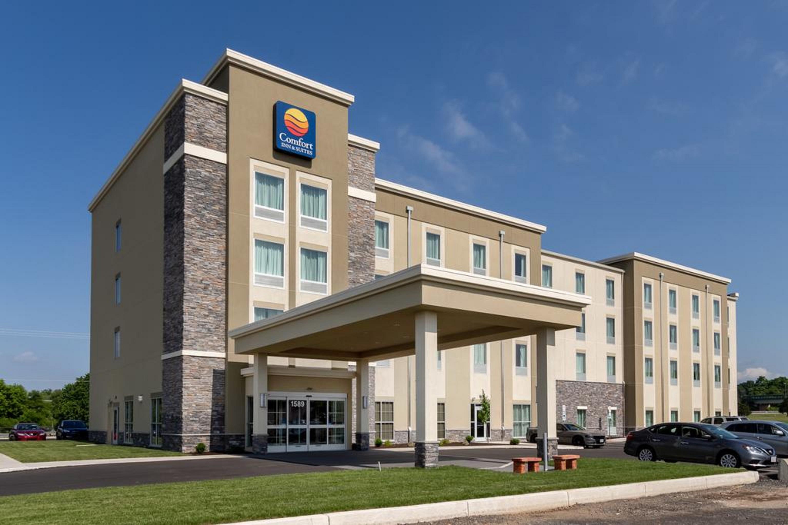 Comfort Inn & Suites - Harrisburg Airport - Hershey South Middletown  Exterior photo